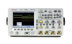 DSO6034A 示波器：300 MHz，4 个模拟通道