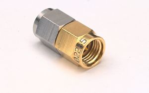11904A 适配器，2.4 mm（阳头）至 2.92 mm（阳头），直流至 40 GHz